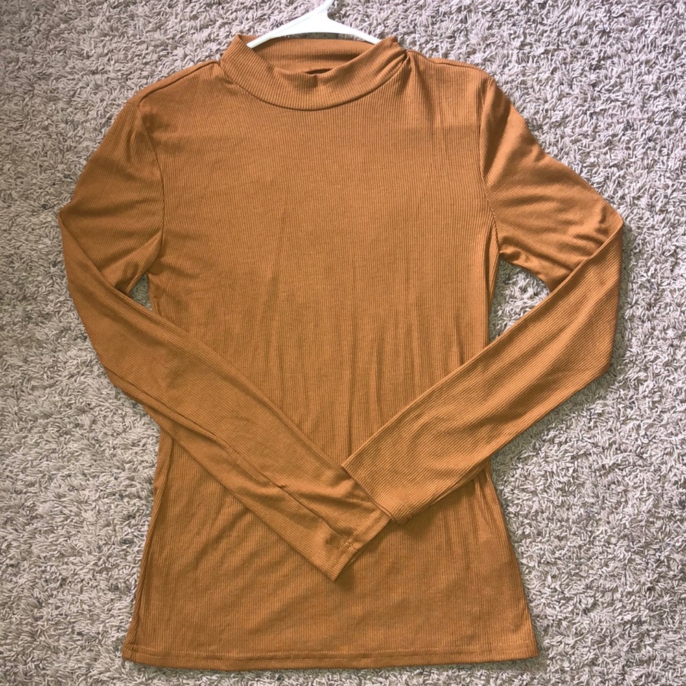 Mock neck long sleeved top